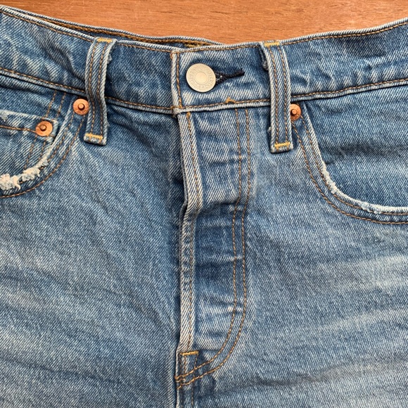 Levi’s Ribcage Shorts Size 25 - Picture 5 of 9